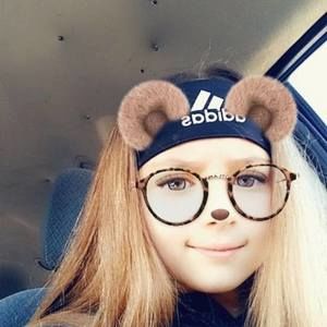 Meet your Posher, Avry